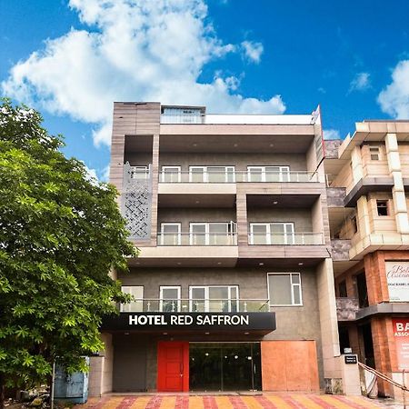 Hotel Red Saffron Yeni Delhi Dış mekan fotoğraf
