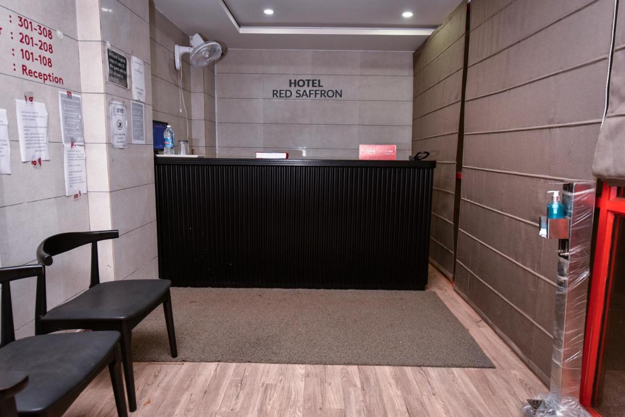 Hotel Red Saffron Yeni Delhi Dış mekan fotoğraf